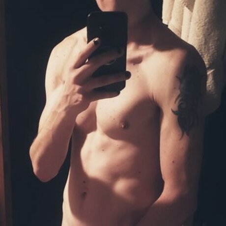 Nacktes geleaktes OnlyFans-Foto von Alphainvictus