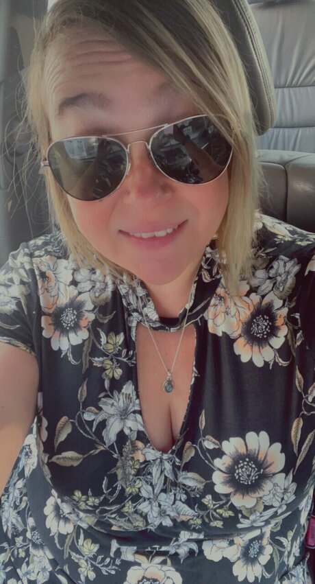 Nacktes geleaktes OnlyFans-Foto von Sarah Garrett