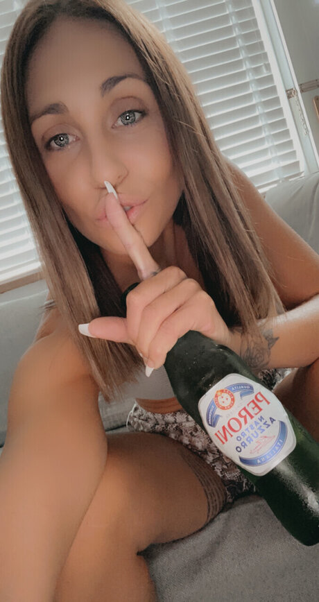 Nacktes geleaktes OnlyFans-Foto von Skullbabe