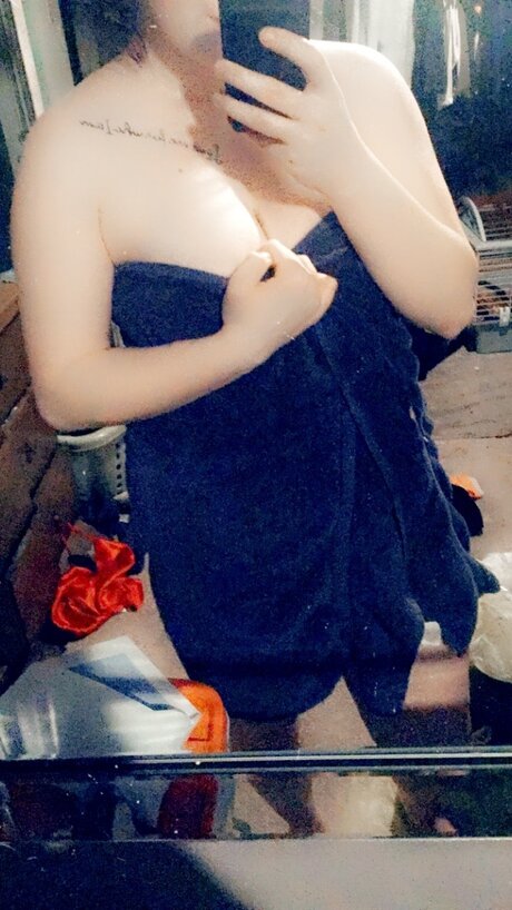 Nacktes geleaktes OnlyFans-Foto von Skylar Bashor