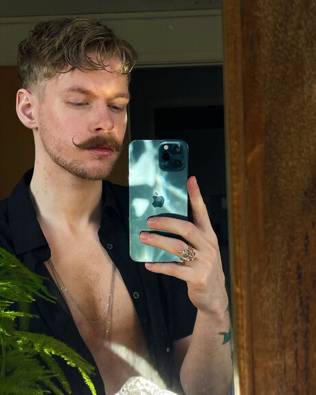 Nacktes geleaktes OnlyFans-Foto von Chris