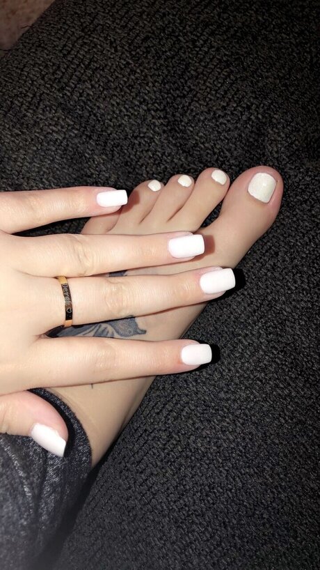 Nacktes geleaktes OnlyFans-Foto von Pretty Little Nurse Feet