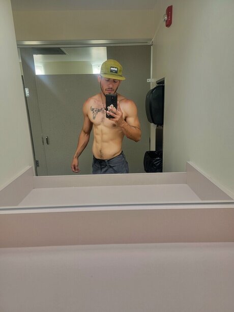 Nacktes geleaktes OnlyFans-Foto von Carlos E
