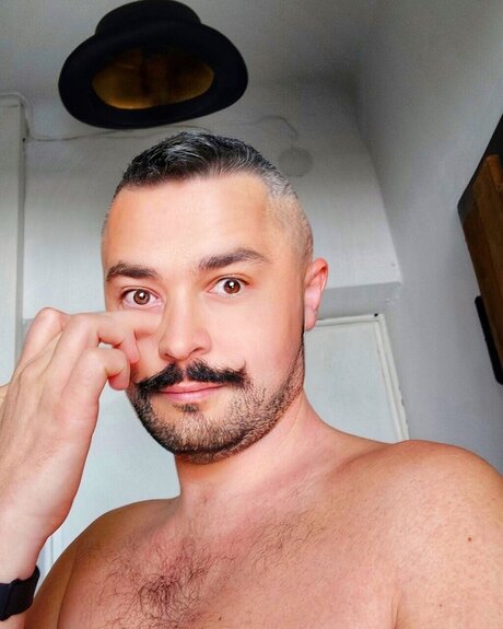 Nacktes geleaktes OnlyFans-Foto von Hotashell