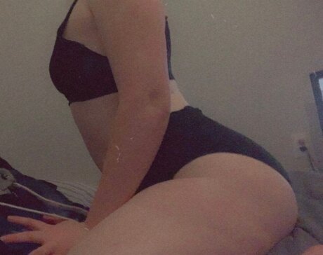 Nacktes geleaktes OnlyFans-Foto von A
