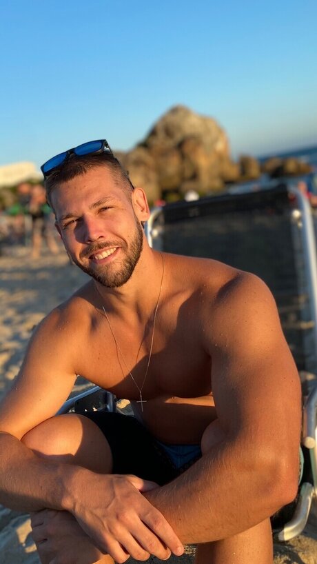 Nacktes geleaktes OnlyFans-Foto von Leonardo Blanski
