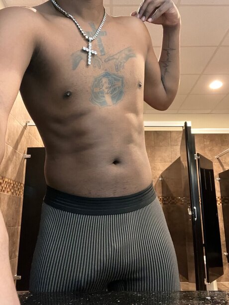 Nacktes geleaktes OnlyFans-Foto von Outsidegooner