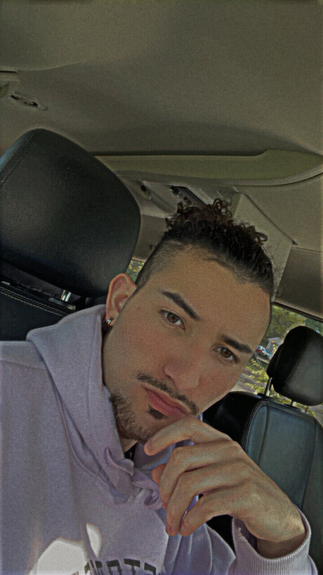 Nacktes geleaktes OnlyFans-Foto von Dave