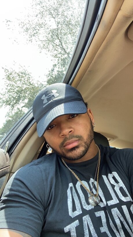 Nacktes geleaktes OnlyFans-Foto von Aaron Clark
