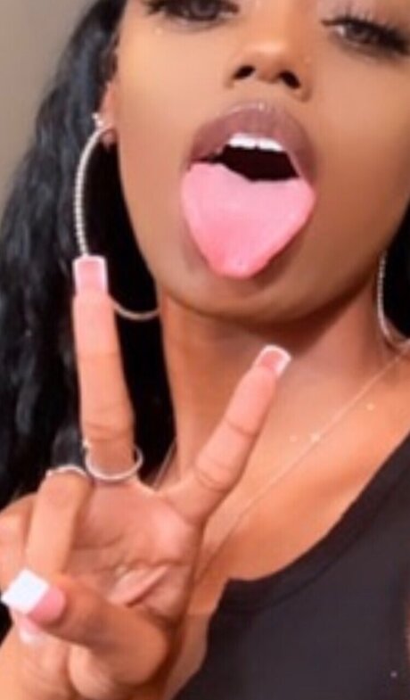 Nacktes geleaktes OnlyFans-Foto von Fellatiofairy