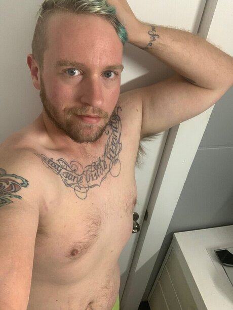 Nacktes geleaktes OnlyFans-Foto von Mikey