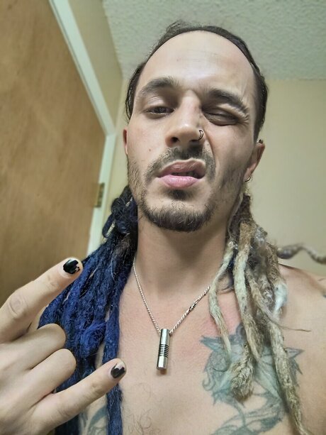 Nacktes geleaktes OnlyFans-Foto von Dread