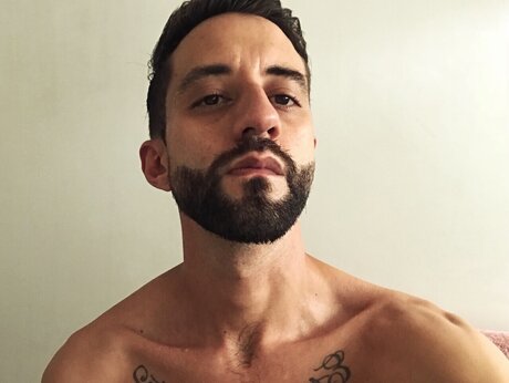 Nacktes geleaktes OnlyFans-Foto von Papi