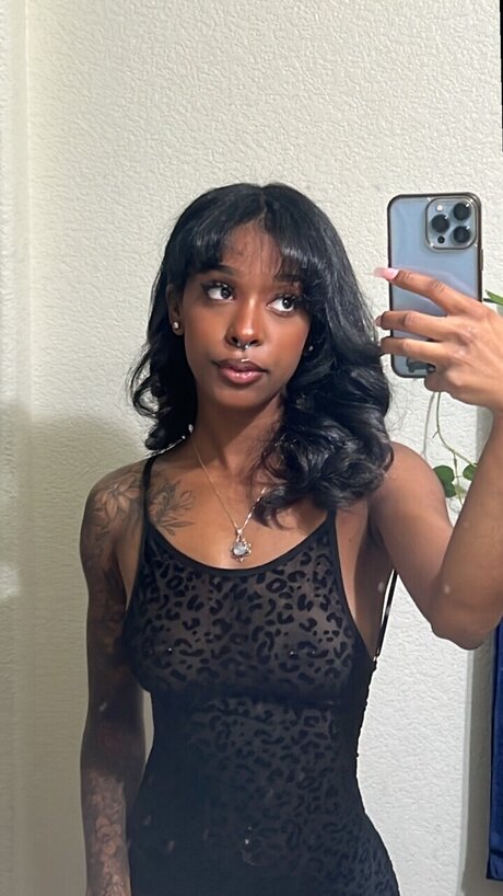 Nacktes geleaktes OnlyFans-Foto von Shareezia 