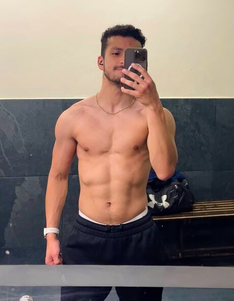 Nacktes geleaktes OnlyFans-Foto von George B