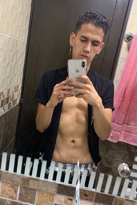 Nacktes geleaktes OnlyFans-Foto von Daniel Martinez
