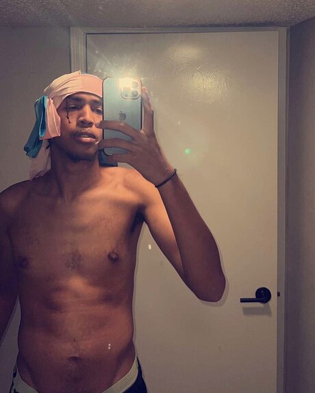 Nacktes geleaktes OnlyFans-Foto von Trippyriqq