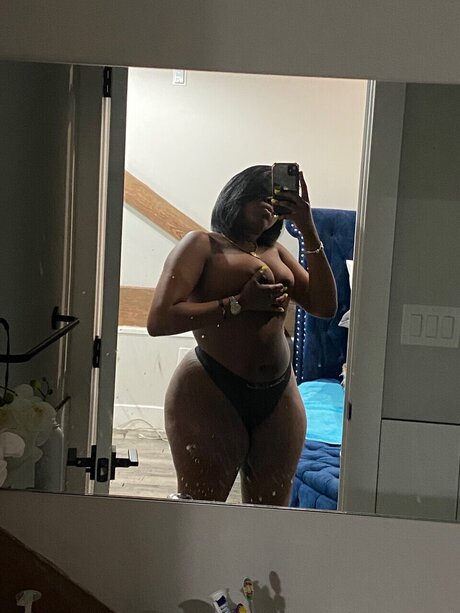 Nacktes geleaktes OnlyFans-Foto von Fluffybutt