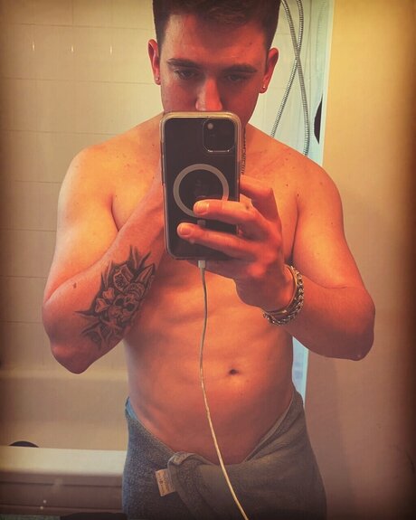 Nacktes geleaktes OnlyFans-Foto von Zaddy202169