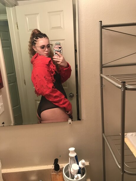 Nacktes geleaktes OnlyFans-Foto von Desir