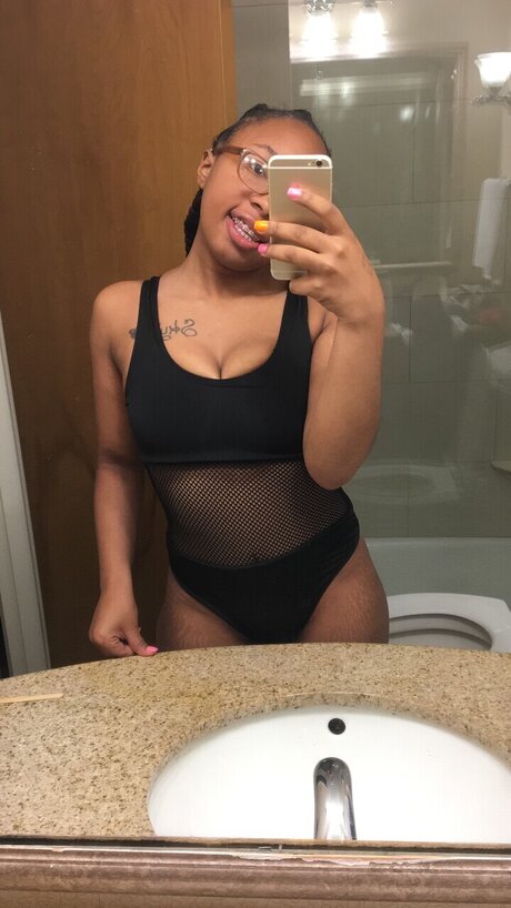 Nacktes geleaktes OnlyFans-Foto von Tyshaee