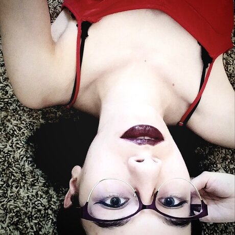 Nacktes geleaktes OnlyFans-Foto von Izzy