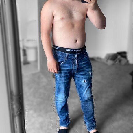 Nacktes geleaktes OnlyFans-Foto von James