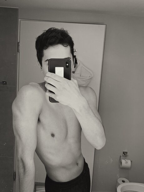 Nacktes geleaktes OnlyFans-Foto von Callmeyourboy