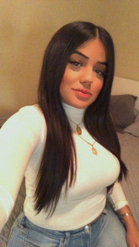 Nacktes geleaktes OnlyFans-Foto von Milli Summer