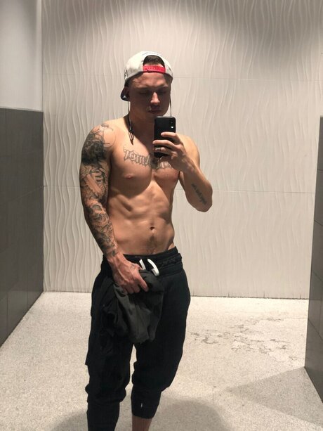 Nacktes geleaktes OnlyFans-Foto von Kamrin G