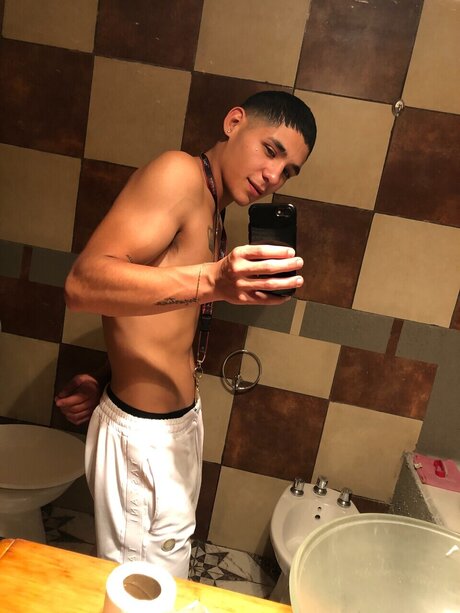 Nacktes geleaktes OnlyFans-Foto von Toms World