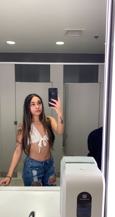 Nacktes geleaktes OnlyFans-Foto von Alexa