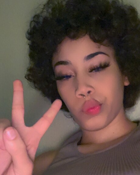 Nacktes geleaktes OnlyFans-Foto von Artsynaxx