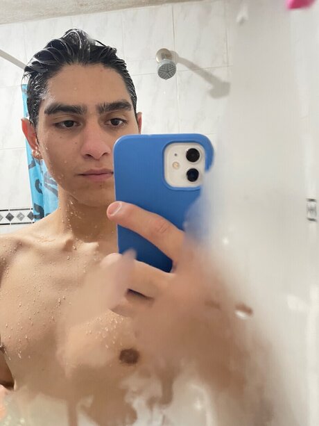 Nacktes geleaktes OnlyFans-Foto von Kenneth