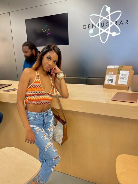 Nacktes geleaktes OnlyFans-Foto von Slimrella
