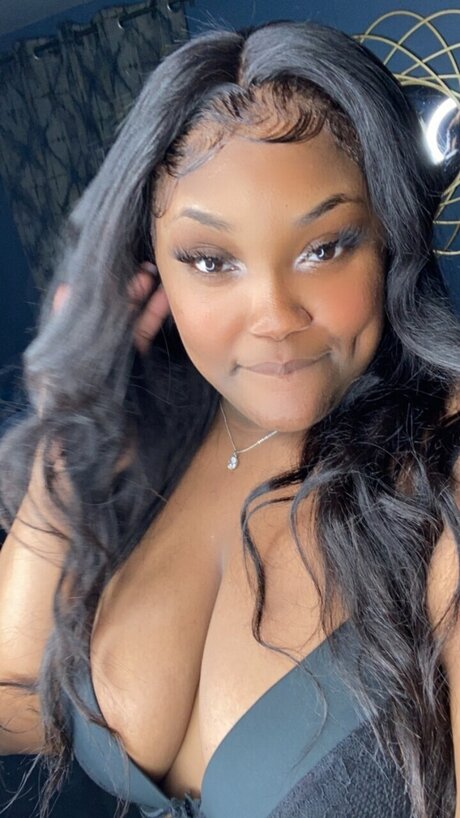 Nacktes geleaktes OnlyFans-Foto von Exotikkaramell