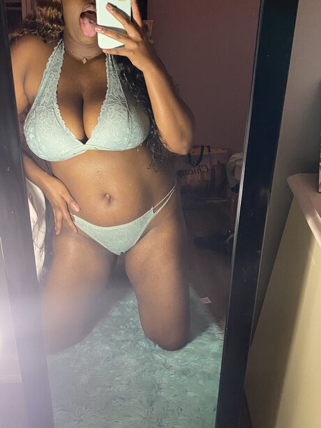 Nacktes geleaktes OnlyFans-Foto von Imxnii