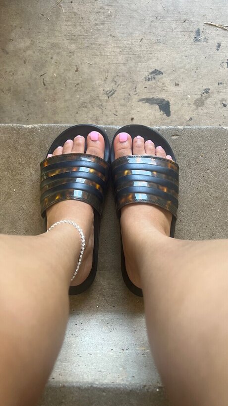 Nacktes geleaktes OnlyFans-Foto von Honeyt
