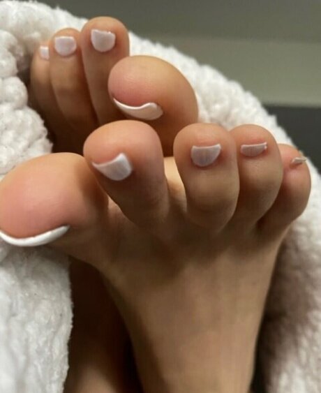 Nacktes geleaktes OnlyFans-Foto von Feet Invasion 