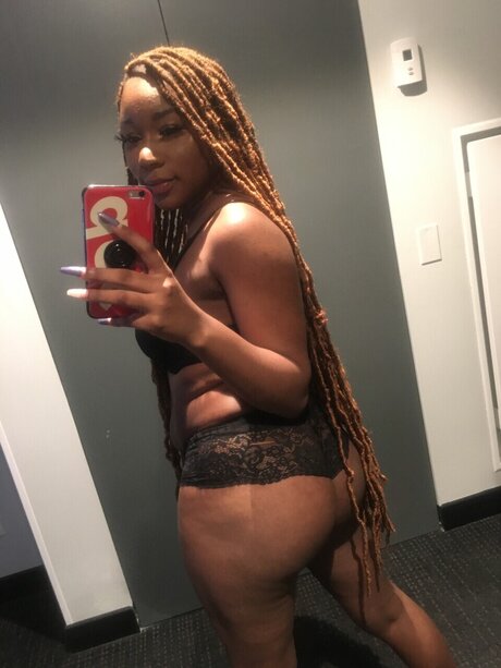 Nacktes geleaktes OnlyFans-Foto von Candy20000