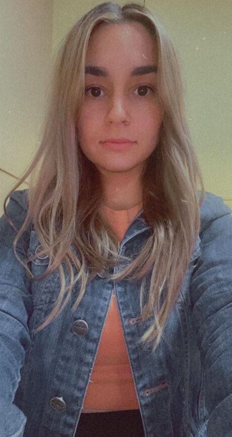 Nacktes geleaktes OnlyFans-Foto von Brenda Isaac