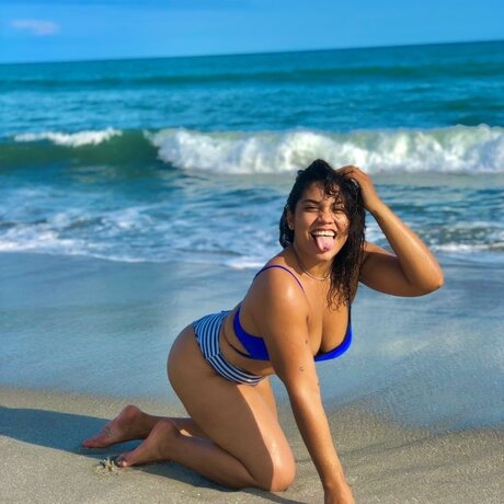 Nacktes geleaktes OnlyFans-Foto von Nicolby
