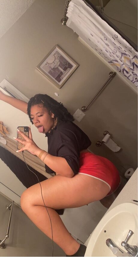 Nacktes geleaktes OnlyFans-Foto von Lightskinnbaby 