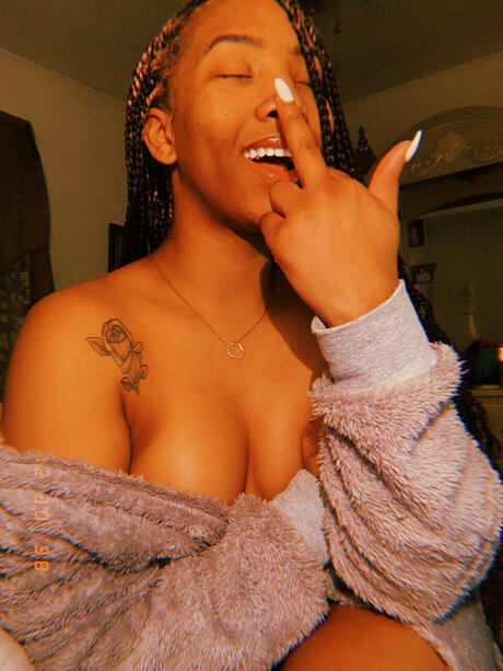 Nacktes geleaktes OnlyFans-Foto von Roseeee