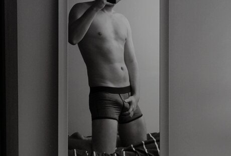 Nacktes geleaktes OnlyFans-Foto von Frsh
