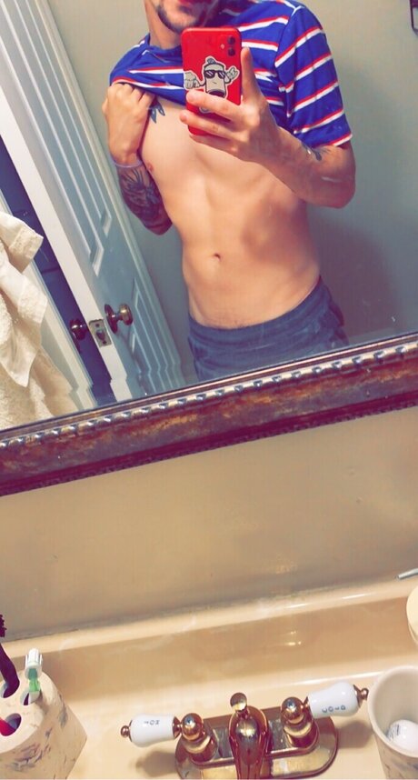 Nacktes geleaktes OnlyFans-Foto von Nicholas Dollinger