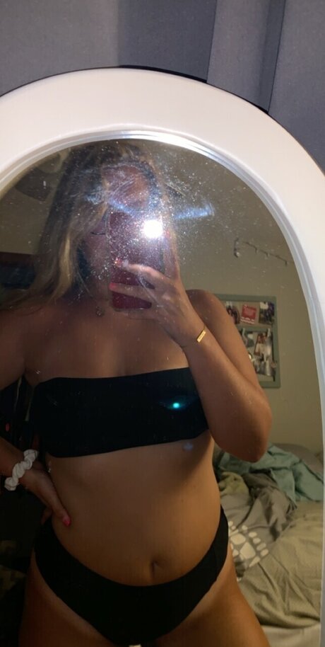 Nacktes geleaktes OnlyFans-Foto von Kennat