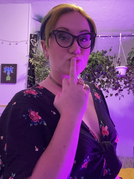 Nacktes geleaktes OnlyFans-Foto von Olive Aster