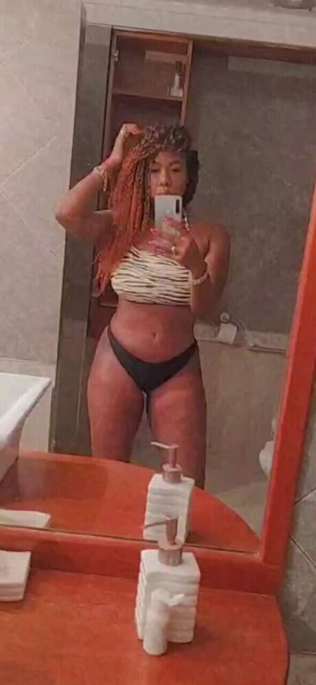 Nacktes geleaktes OnlyFans-Foto von Tuchini
