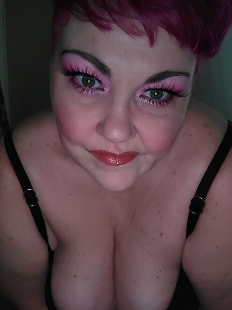 Nacktes geleaktes OnlyFans-Foto von Beautiful Disaster Mish